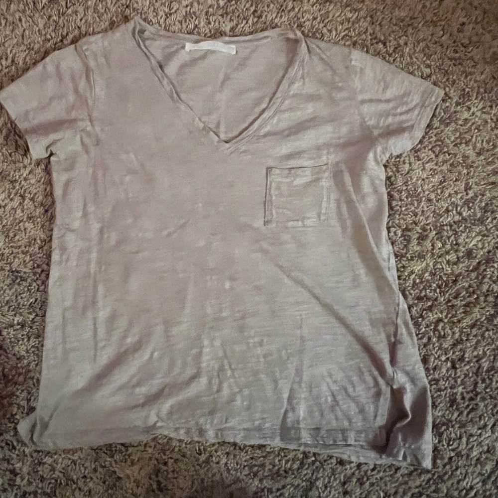 Tanish V-neck Basic Tee